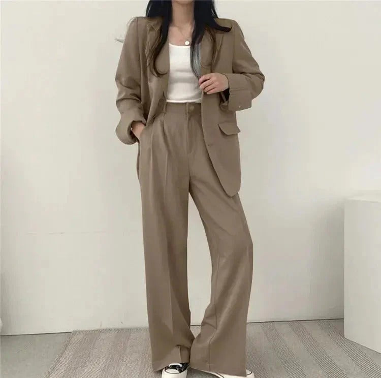 Conjunto de traje de mujer con blazer entallado y pantalones de pierna ancha