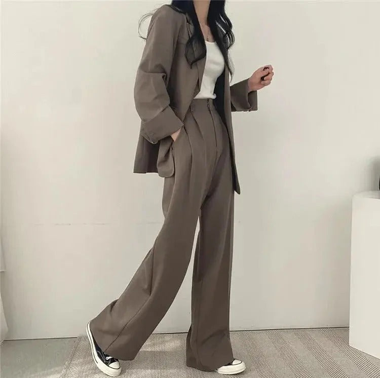 Conjunto de traje de mujer con blazer entallado y pantalones de pierna ancha