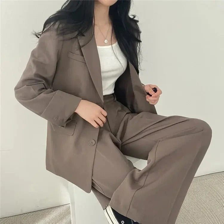 Conjunto de traje de mujer con blazer entallado y pantalones de pierna ancha