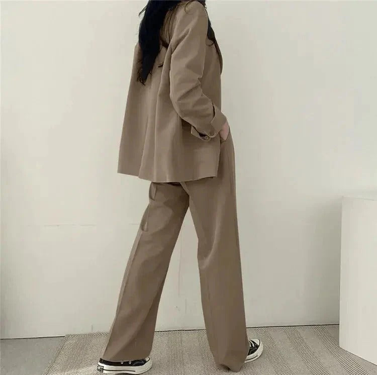 Conjunto de traje de mujer con blazer entallado y pantalones de pierna ancha