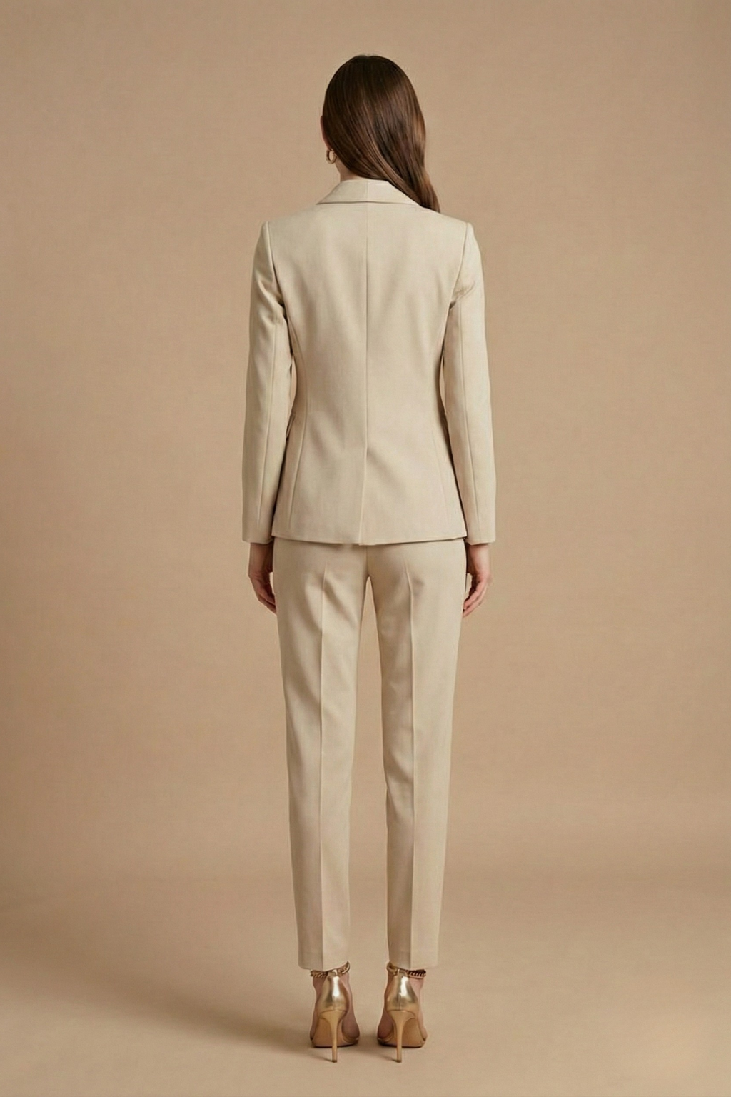 Conjunto de traje de mujer con chaqueta de solapas en forma de chal y pantalones de corte recto