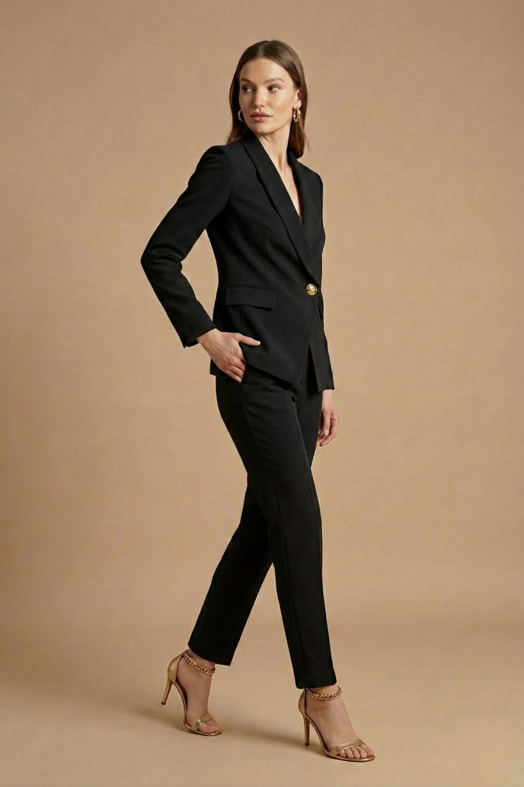 Conjunto de traje de mujer con chaqueta de solapas en forma de chal y pantalones de corte recto